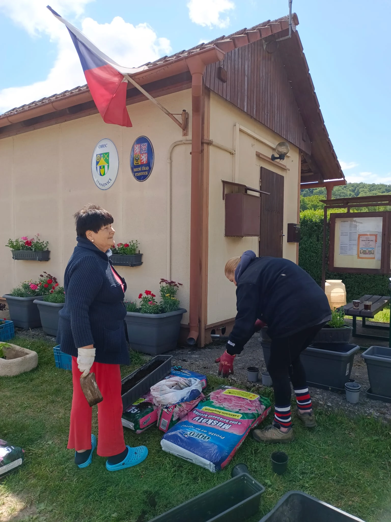 9c3f5c4c-6d7d-4dce-aabc-b7aaa92b4ca4